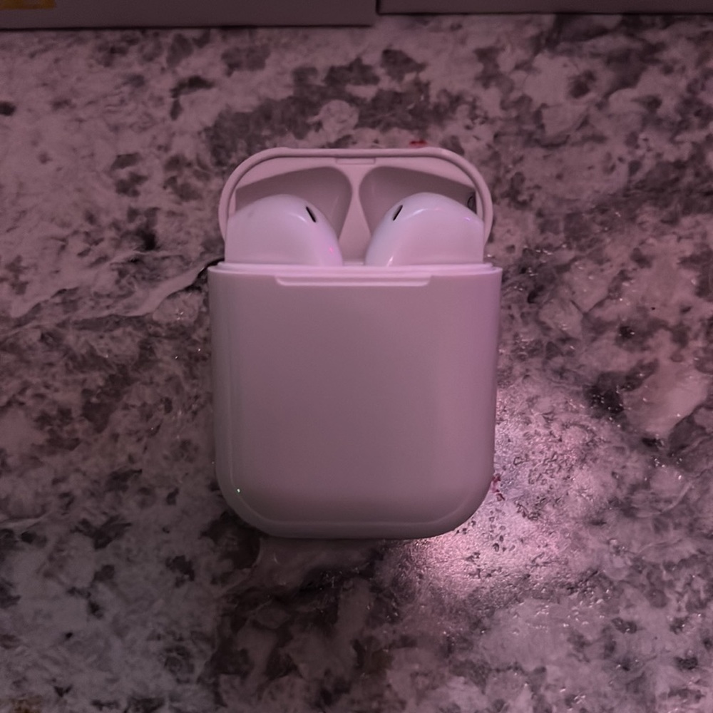 Earbuds - Picture 3 of 5
